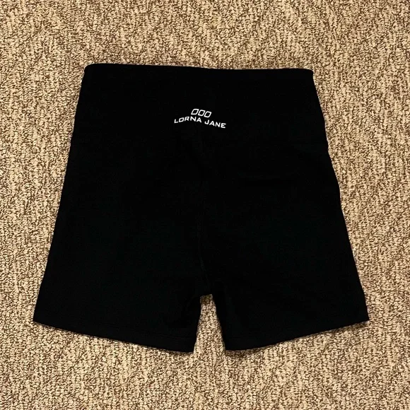 Lorna Jane Bike Short - Picture 3 of 4